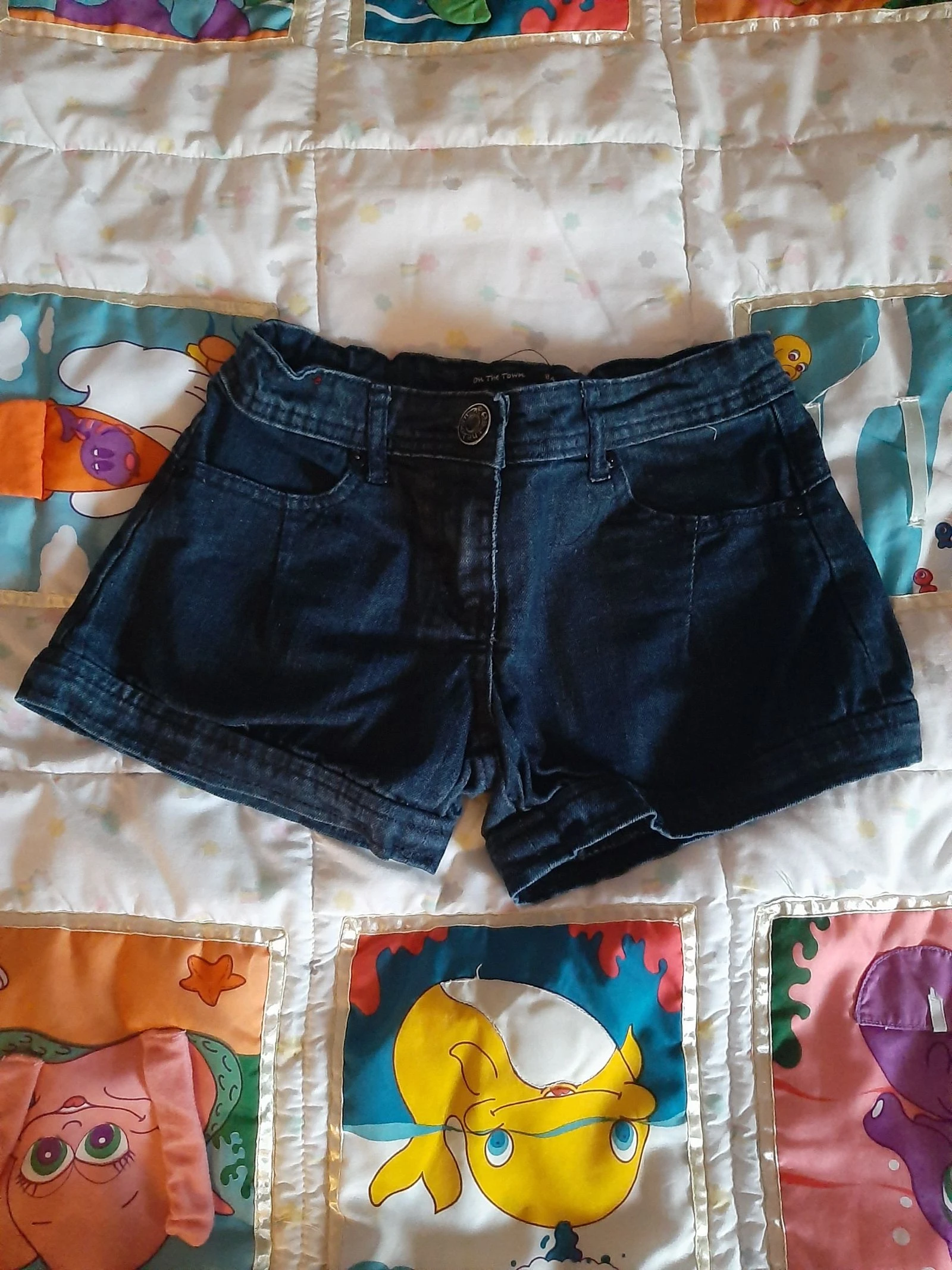 Short jeans on the town